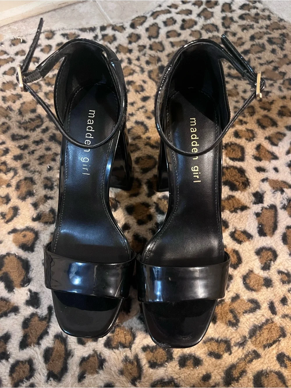 Madden Girl never worn